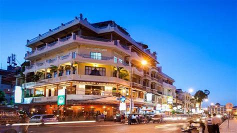 Best Hotels to Stay Close to Phnom Penh Nightlife Area.